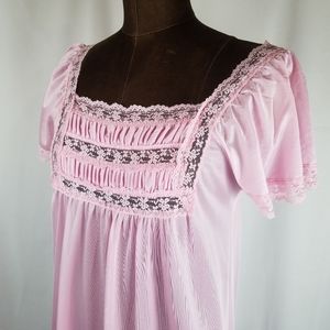 ☀️70s Pink nylon satin lace long nightgown Vintage